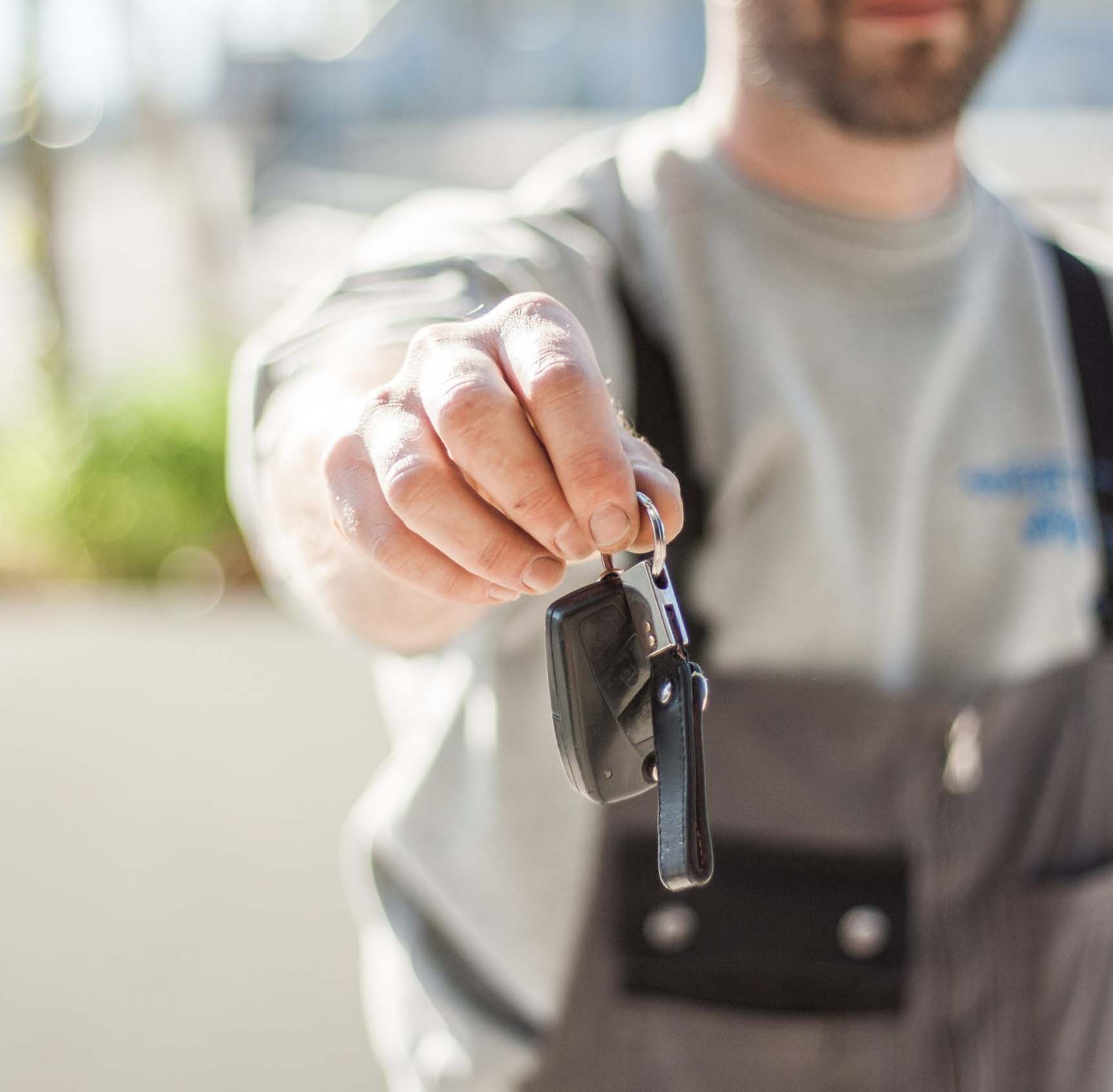 car-driving-keys-repair